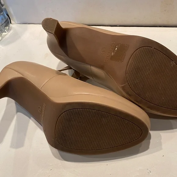Dream Pairs Tan Platform High Heels - Picture 8 of 9
